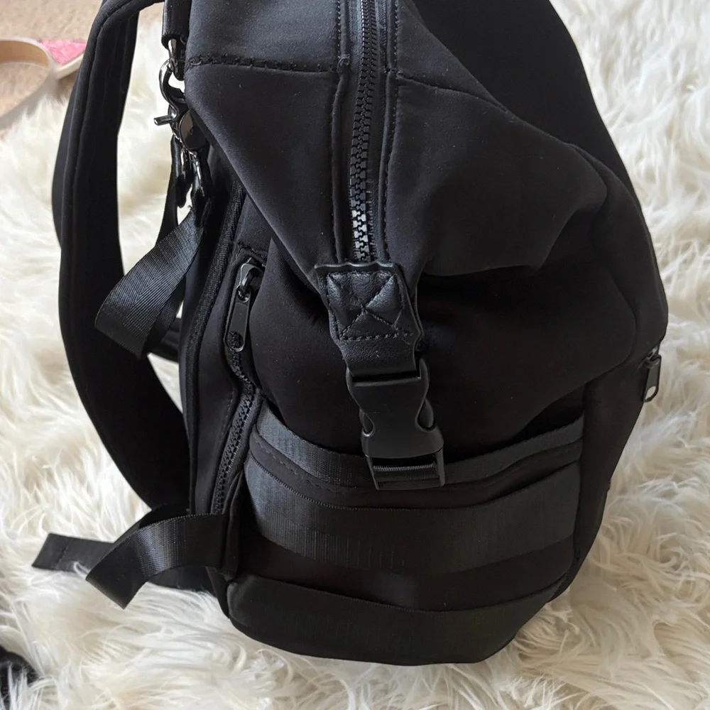The best diaper bag! Neoprene black! Like new